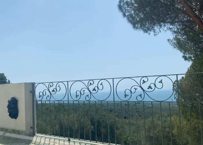 La Nel Parco Willa Monte SantʼAngelo